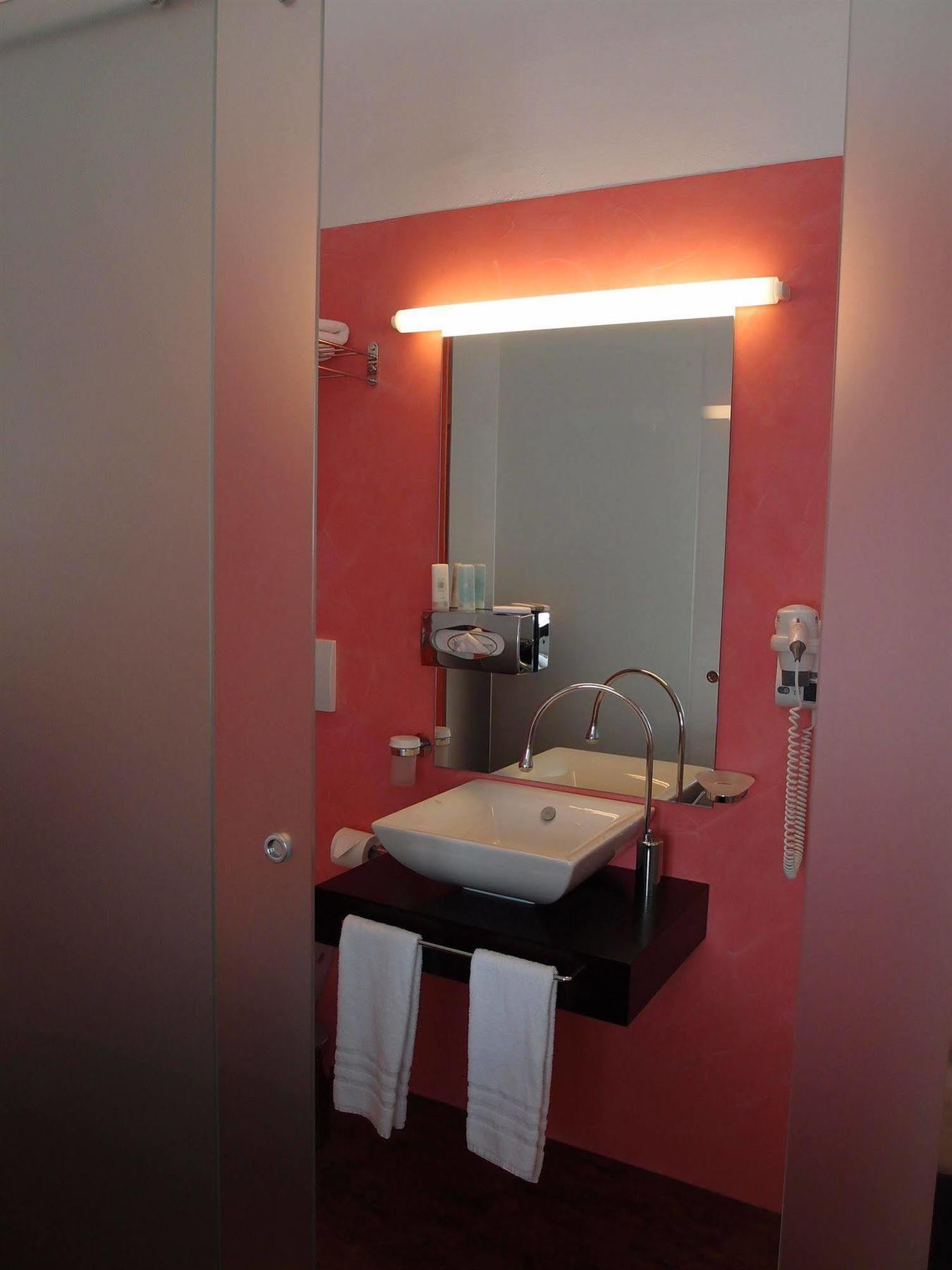 לוקרנו Boutique Hotel La Rinascente מראה חיצוני תמונה
