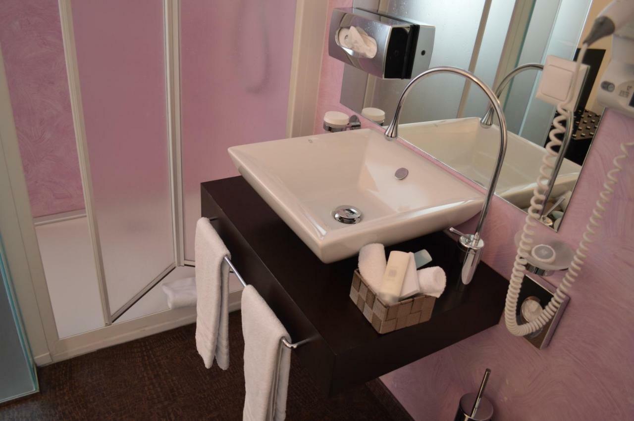 לוקרנו Boutique Hotel La Rinascente מראה חיצוני תמונה